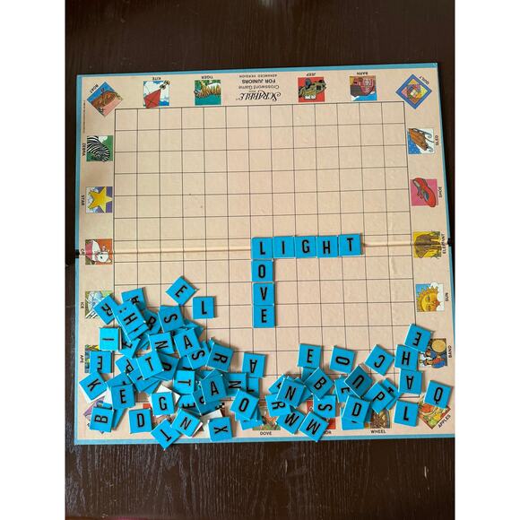 Scrabble for Juniors Selcher and Righter Vintage 1982 Board Game - Picture 4 of 16